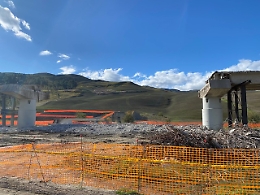 Autostrada Palermo-Catania, demolita la prima campata del viadotto Cannatello