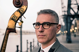 A Zo serata doppia: i codici della strada e "Precondition", il jazz sperimentale di Vincenzo Virgillito