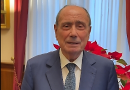 &laquo;Una Sicilia che cresce&raquo;: tra auguri, numeri e sfide. Cosa dice davvero Schifani nel suo messaggio di Natale
