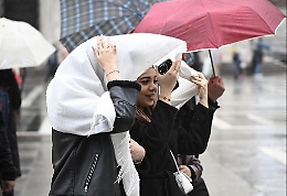 Ciclone di Natale, Italia spaccata in due: freddo tagliente al Nord, mite e ventoso al Centro-Sud