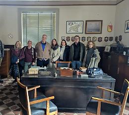 Scicli, la primogenita di Andrea Camilleri in visita nella stanza del commissario Montalbano