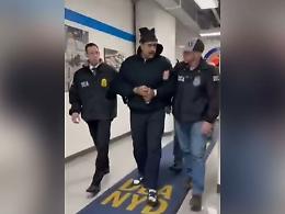 Maduro, il video del "perp walk" diffuso dalla Casa Bianca