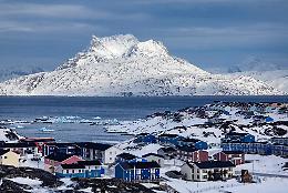 Trump studia accordo politico militare sulla Groenlandia: Meloni e leader europei mettono i "paletti"