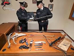 Castellana Sicula, bracconaggio notturno con arco e balestra: tre denunciati nel parco delle Madonie