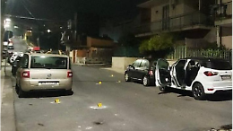 Sparatoria a Catania: un bossolo su un'auto e altri otto sul terreno, ma &egrave; giallo sul movente e sui bersagli