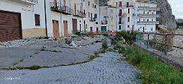 Sutera, il quartiere sospeso sull'abisso: crepe, sgomberi e case inagibili