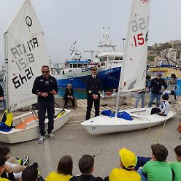 Licata celebra il mare: oltre 500 studenti "all&rsquo;ombra del faro" con la Guardia Costiera