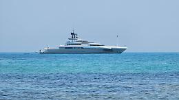 Mark Zuckerberg avvistato a Realmonte: il suo mega yacht infiamma l'estate in Sicilia