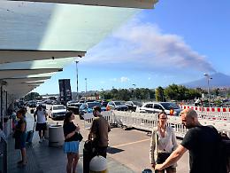 Etna ancora in eruzione: l'aeroporto di Catania rimane chiuso  fino alle 12, &egrave; tornato operativo lo scalo di Comiso