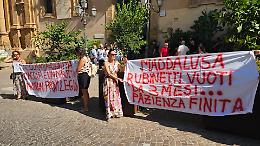 Maddalusa, 103 giorni senz'acqua: famiglie in fila alla fontana e rabbia per i rubinetti a secco