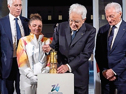 Roma, la fiamma olimpica al Quirinale