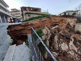 Grammichele, evacuate quattro famiglie: &laquo;Siamo vivi per miracolo&raquo;