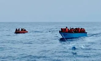 Lampedusa, quattro sbarchi in poche ore: 191 migranti giunti sull'isola, un natante arriva a Cala Croce