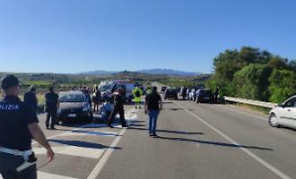 Incidenti, frane e semafori: sulla Statale 115 la sicurezza viaggia nel gruppo WhatsApp dei pendolari