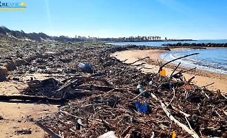 Mobilitazione a Maddalusa: le associazioni insieme per pulire la foce del fiume Akragas