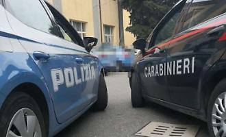 Prima l'indecenza a Porta di Ponte e poi lo sfregio al bus: denunciato un 52enne