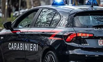 Ruba salumi al supermercato e travolge il commesso durante la fuga: denunciato 35enne a Canicatt&igrave;