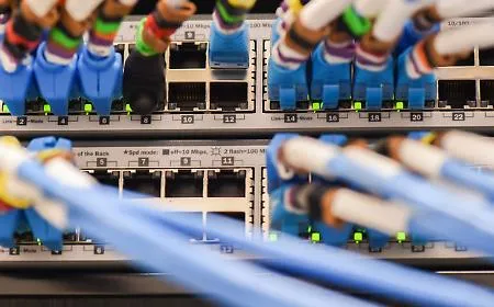 Sciacca al buio digitale: tranciati nove cavi della fibra, parte della citt&agrave; senza connessione