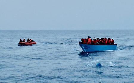 Lampedusa: sbarcati 54 migranti dopo il soccorso in mare