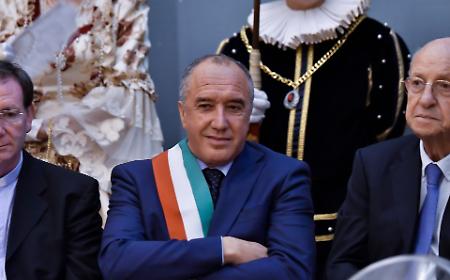 Appiccato un incendio a pneumatici nella ditta del presidente del Libero consorzio comunale di Agrigento