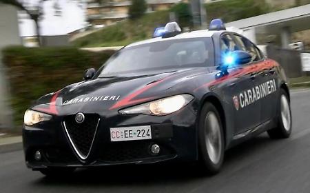 Tragedia sfiorata a Ribera: anziano minaccia il suicidio dal secondo piano, salvato dai carabinieri