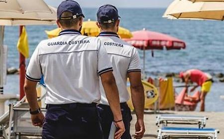 Blitz sulla spiaggia a Siculiana: sequestrati ombrelloni abusivi e cibo non tracciato
