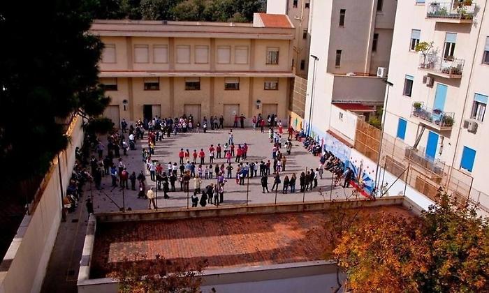 Palermo, bambini "rumorosi" all'oratorio: il sindaco Lagalla lancia una colletta per pagare la multa da 45mila euro