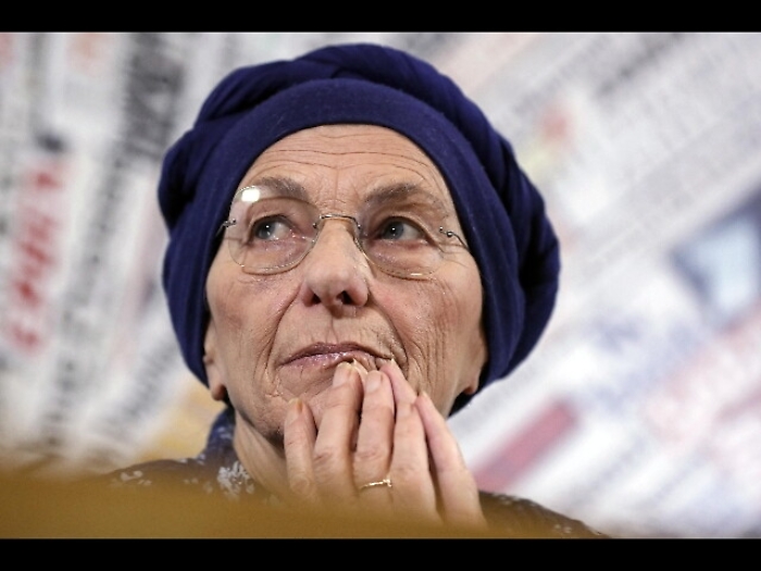 Emma Bonino dimessa dall'ospedale, è a casa