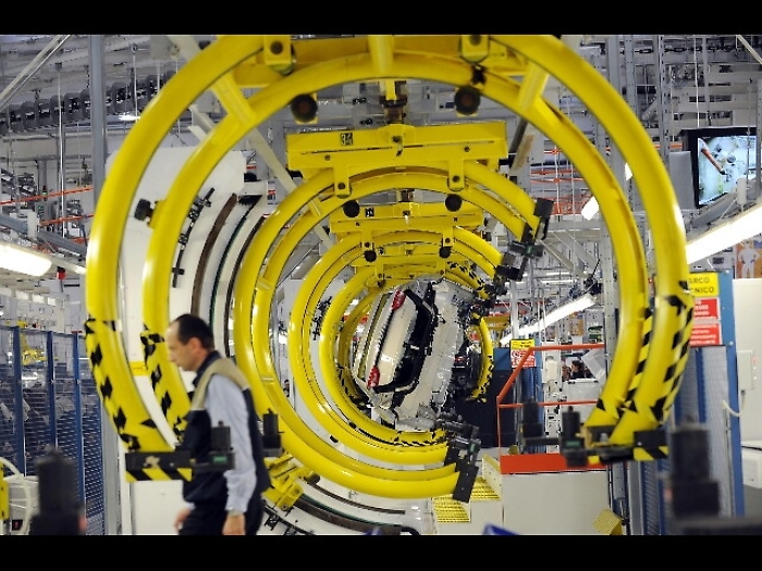 Produzione Stellantis in crollo: -31,5% nei primi 9 mesi, 2025 rischia di perdere un terzo dei volumi