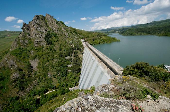 I fanghi della diga Ancipa direttamente nel fiume: indagati due funzionari di Siciliacque