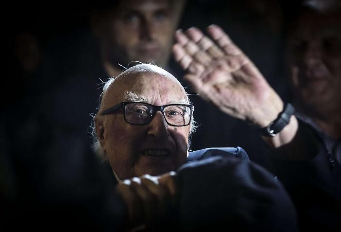 Porto Empedocle celebra Camilleri tra treni, teatro e filatelia