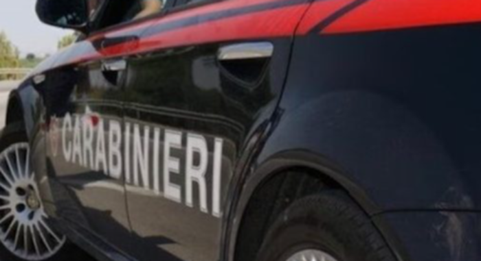 Il “folle” inseguimento dopo l’evasione da casa e la passeggiata in auto