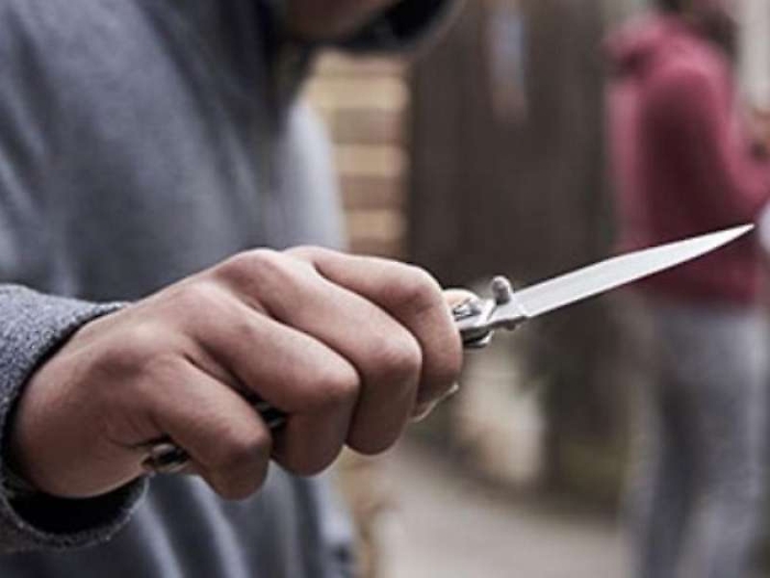 a-scuola-con-il-coltello-