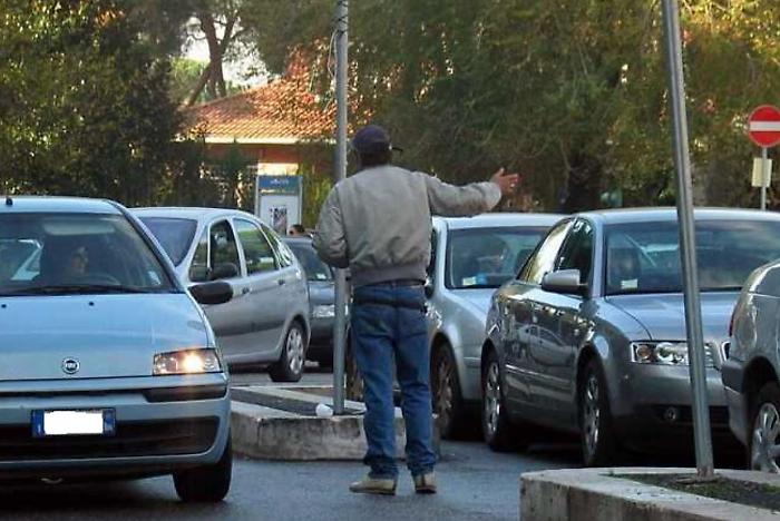 parcheggiatore-abusivo