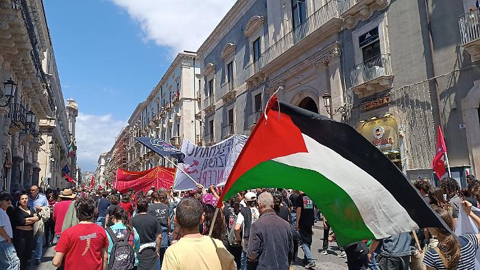 Cortei pro Palestina e provvedimenti restrittivi: cena di autofinanziamento per pagare gli avvocati