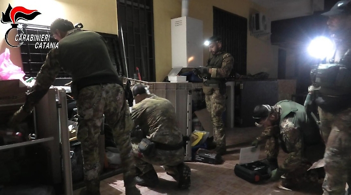 Il commando &ldquo;protetto&rdquo; dallo sciamano: &laquo;Il rito? Si pu&ograve; fare il sacrificio al cimitero&raquo;