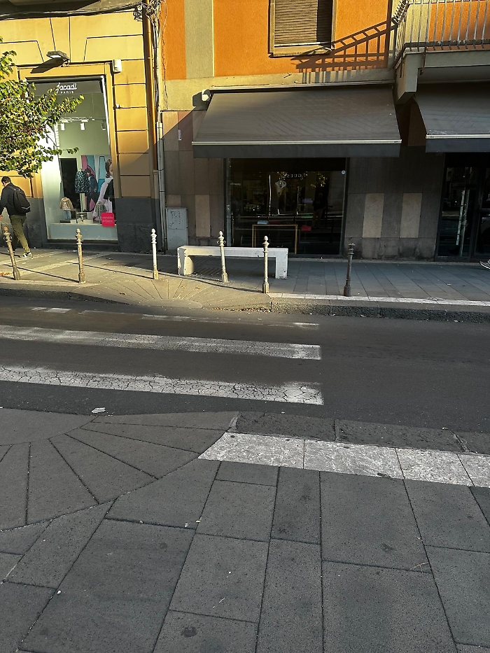 Corso delle Province Panchina davanti alla rampa