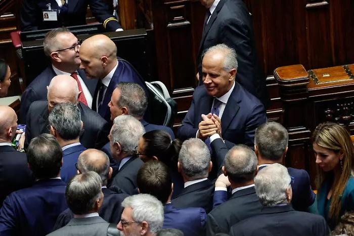 Almasri: archiviata l&rsquo;indagine su Nordio, Piantedosi e Mantovano dopo il no della Camera