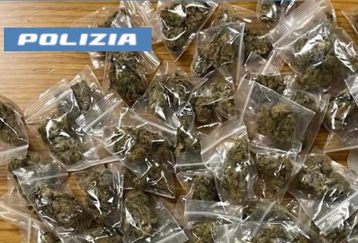 Avvicina un poliziotto in borghese per vendergli droga: arrestato un 24enne originario delle Mauritius