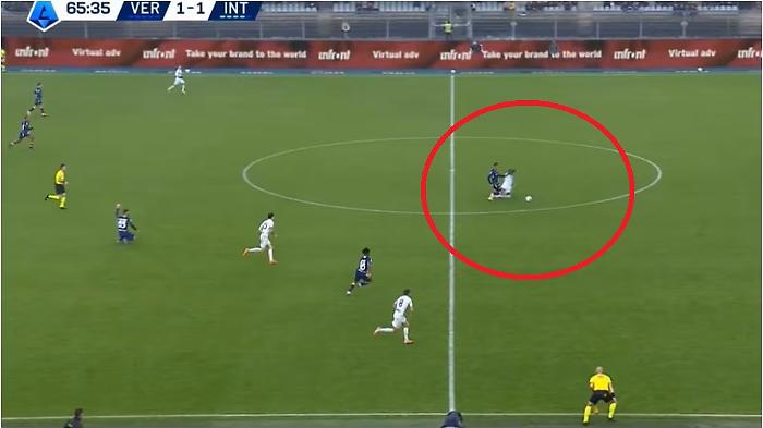 Il fallo di Bisseck su Giovane era da rosso? Dopo Rocchi anche la Uefa in campo: «Non era da espulsione»