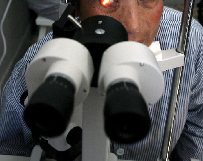 Visita oculista, immagine generica