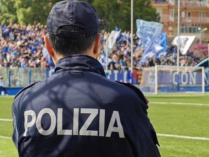 Tafferugli fuori dallo stadio Nicola De Simone: Daspo per 20 sostenitori del Siracusa