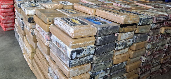 Colpo storico al narcotraffico: Panama sequestra 12 tonnellate di cocaina su un rimorchiatore diretto in Nord America