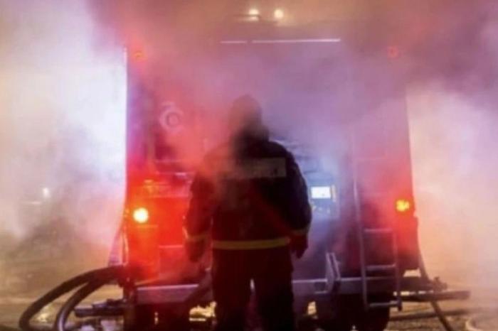 Paura a Roma: in fiamme edificio abbandonato, dentro c'erano decine di persone