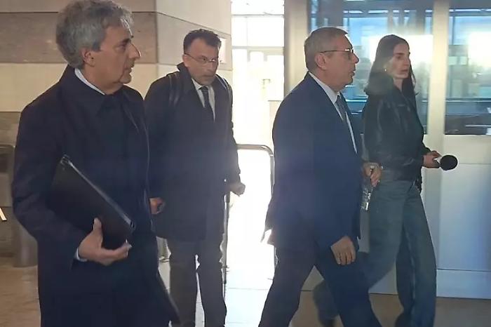 Scandalo tangenti, la scena di muta di Cuffaro che però si difende: «Mai pronunciata la parola "soldi"»