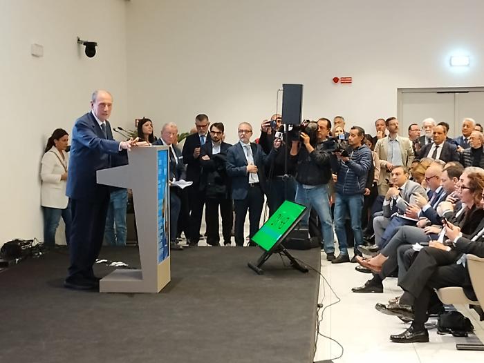 Schifani a Fratelli d'Italia: "Qui mi sento a casa, ancora tanti anni di governo insieme"