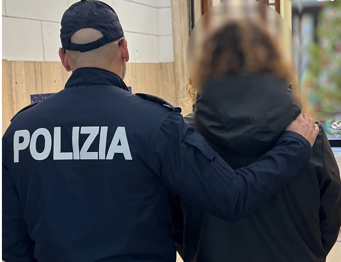 Atti persecutori contro l'ex compagna: a Catania arrestato un 50enne, aveva una pistola giocattolo