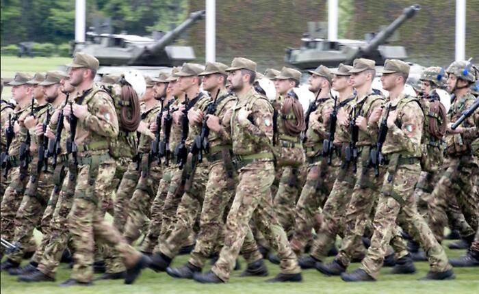 Verso la reintroduzione della leva militare. Crosetto: «Presenterò una bozza di disegno di legge»