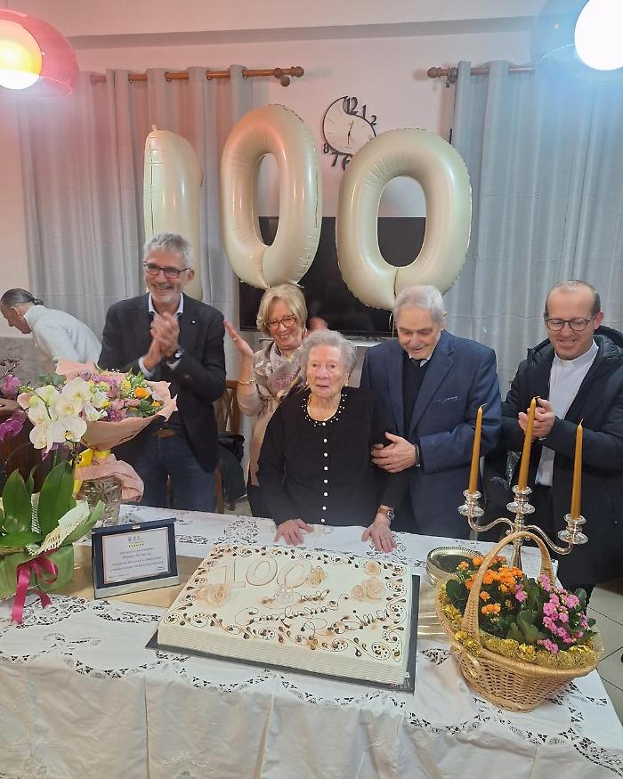 Un'altra centenaria a Ragusa, festa per la signora Rosina