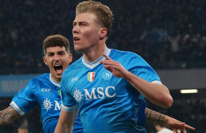 Doppio Hojlund, il Napoli di Conte affossa la Juve di Spalletti e si riprende la vetta